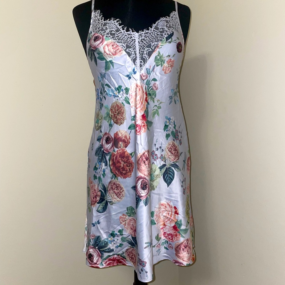 4 piece light blue floral satin set top/shorts/dress/robe - Picture 5 of 9